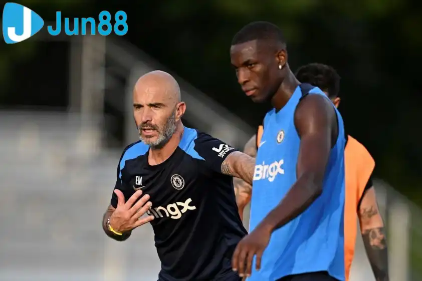 Nicolas Jackson gửi lời cảm ơn HLV Maresca (Ảnh: Trang chủ CLB Chelsea).