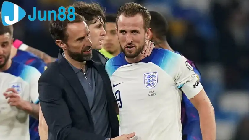 Southgate được cho là rất muốn có Harry Kane, giữa tin đồn về khả năng ông tiếp quản MU (Ảnh: SkySport).
