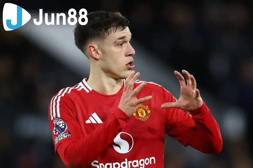 MU đã đưa ra phán quyết về Ugarte. Ảnh: The Metro MU đã đưa ra phán quyết về Ugarte. Ảnh: The Metro