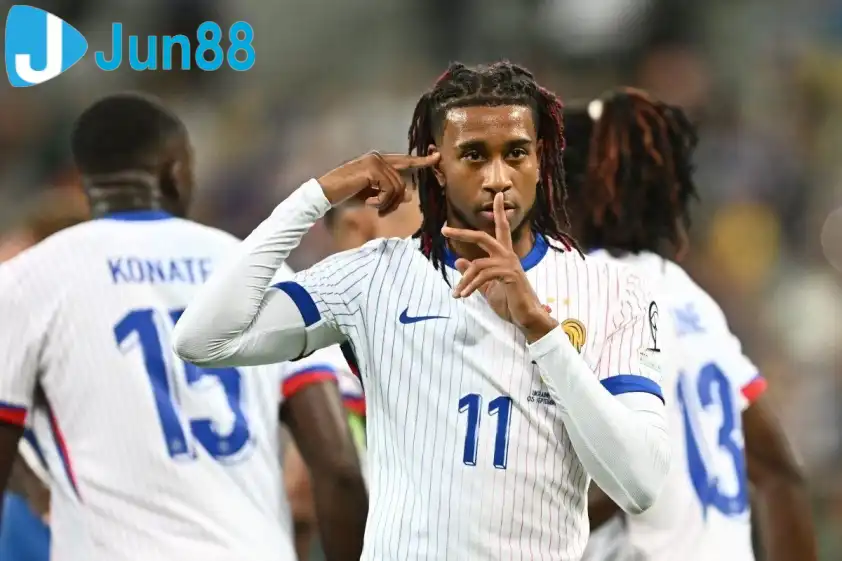 Liverpool nhắm Olise thay Salah (Ảnh: FranceNews). Liverpool nhắm Olise thay Salah (Ảnh: FranceNews).