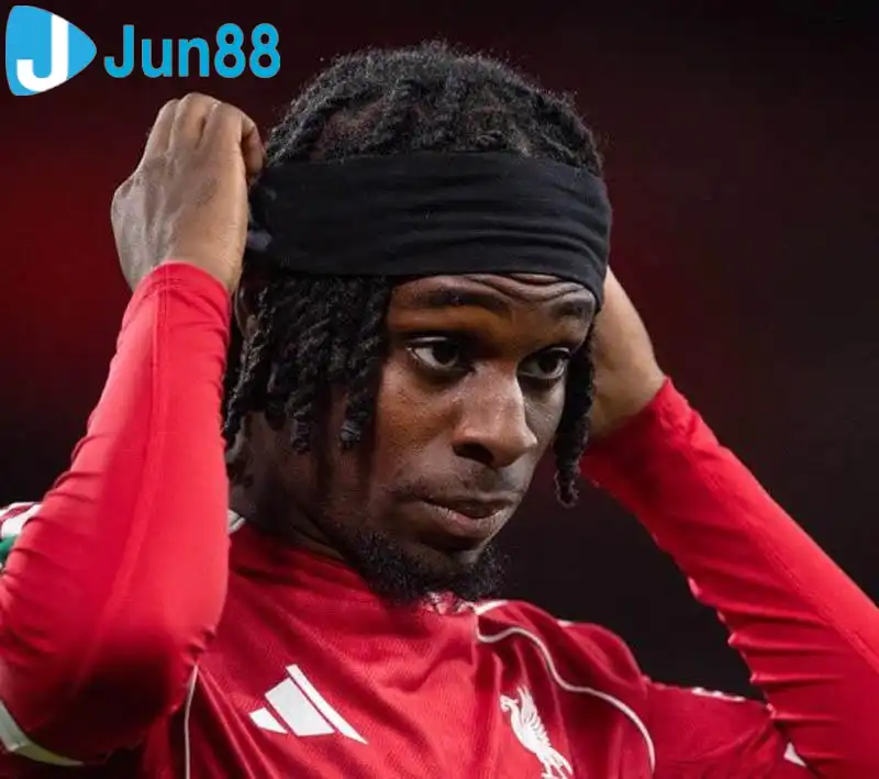 Frimpong và nhiều tân binh của Liverpool ở mùa giải này vẫn đang loay hoay Frimpong và nhiều tân binh của Liverpool ở mùa giải này vẫn đang loay hoay - Ảnh: @TheHateCentral