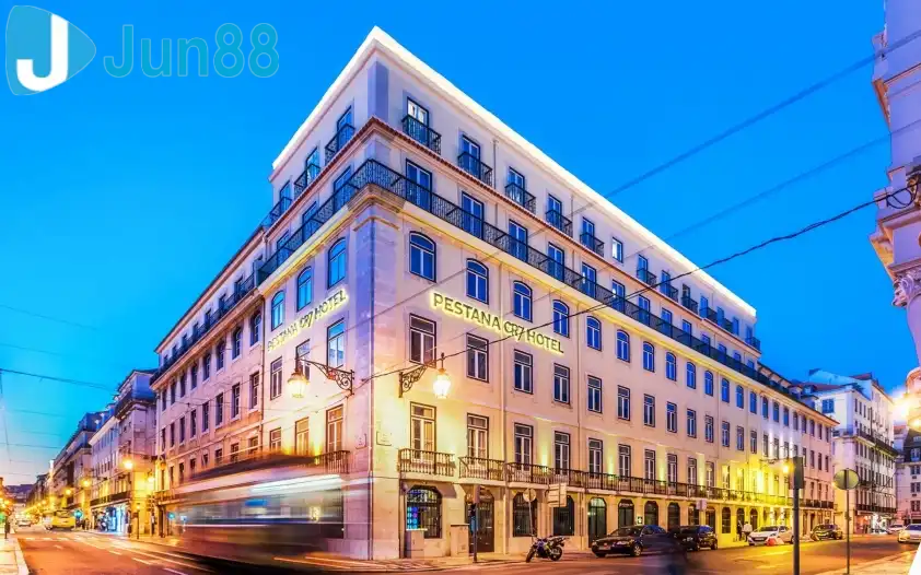 Chuỗi khách sạn xuyên quốc gia của CR7 Chuỗi khách sạn xuyên quốc gia của CR7