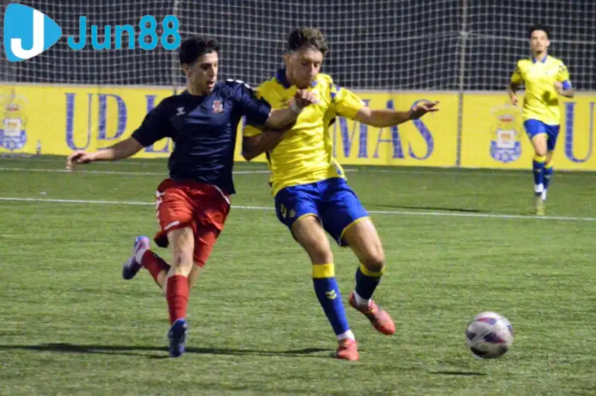 Với phong độ thăng hoa, Las Palmas C được dự đoán sẽ nối dài chuỗi bất bại với một chiến thắng. Với phong độ thăng hoa, Las Palmas C được dự đoán sẽ nối dài chuỗi bất bại với một chiến thắng.